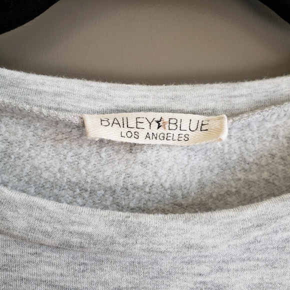 Bailey Blue The Breakaway Long Sleeve Sweatershirt Small - Picture 10 of 13